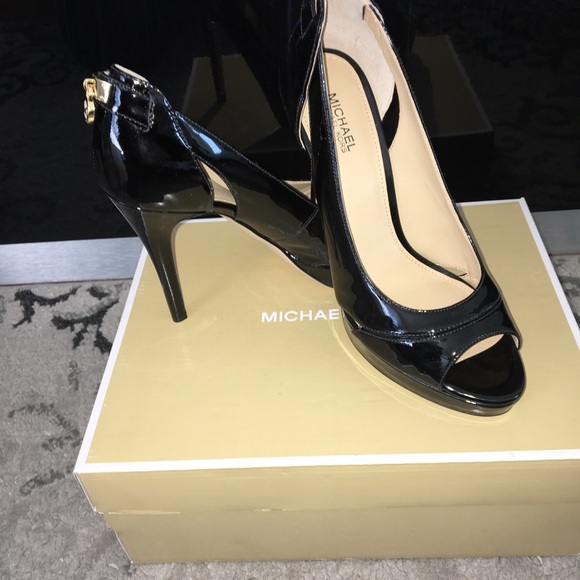 MICHAEL KORS OPEN TOE PUMPS SIZE 6.5 - Picture 3 of 8